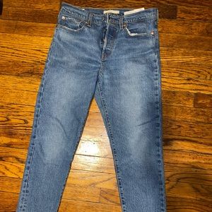 Levi’s wedgie denim